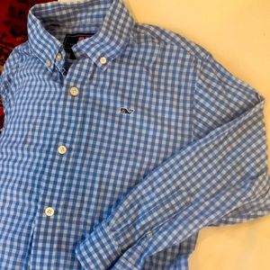 Vineyard vines boys button down size small 8–10